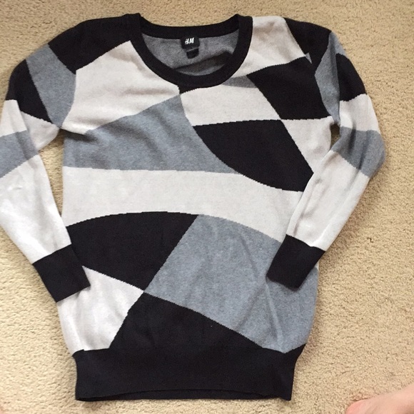 H&M black grey and white color block sweater - Picture 4 of 4